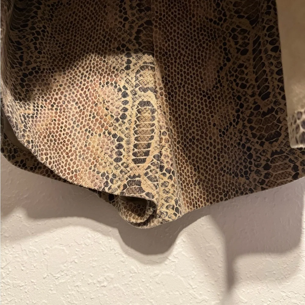 Haute Monde Snakeskin Print Button Front Wrap Layered Skort Size Medium Mini Tan